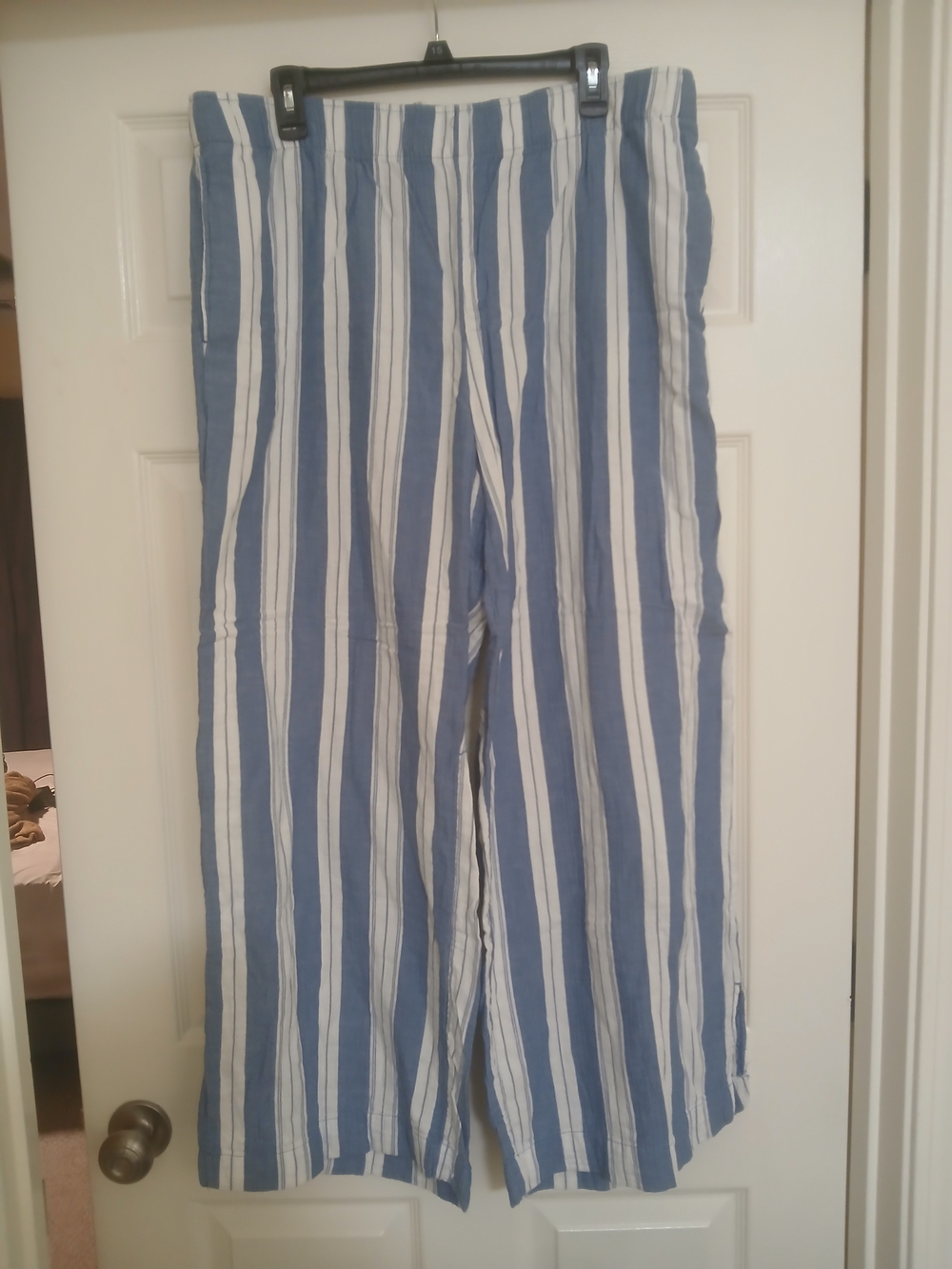 Old Navy Blue and White Striped Wide-Leg Pants